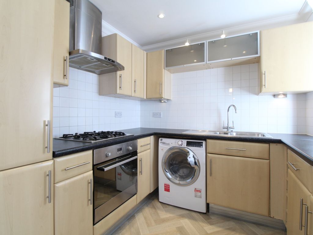 2 bed flat for sale in Magdalen Street, Colchester CO1, £165,000