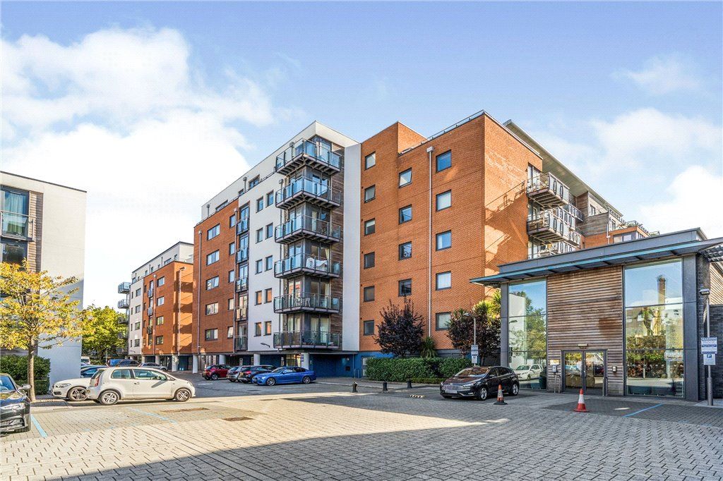 2 bed flat for sale in Sirocco, 33 Channel Way, Southampton SO14, £300,000