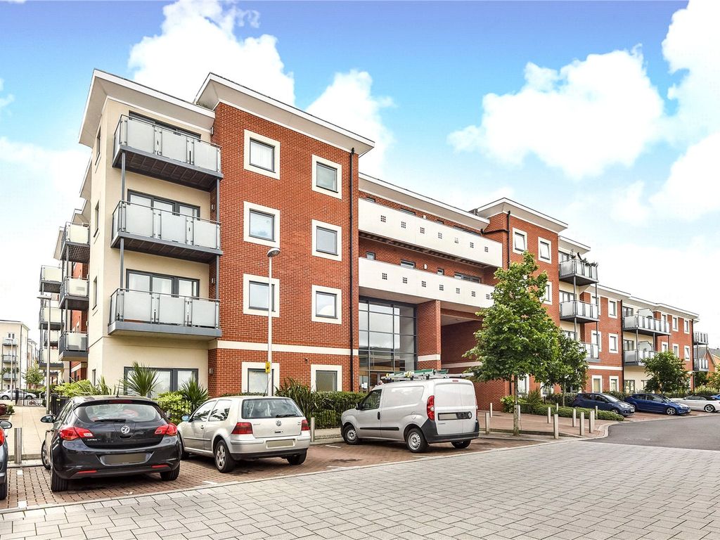 2 bed flat for sale in Heron House, Rushley Way, Reading, Berkshire RG2, £260,000