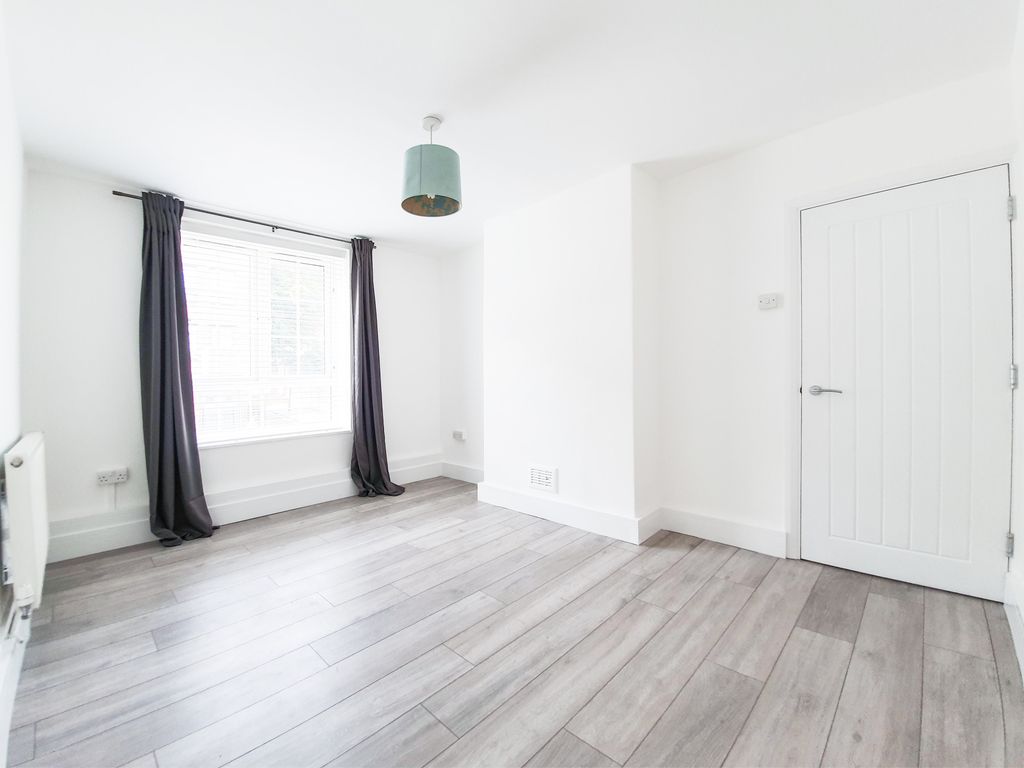 1 bed flat for sale in Gedling House, East Dulwich Estate, London SE22, £260,000