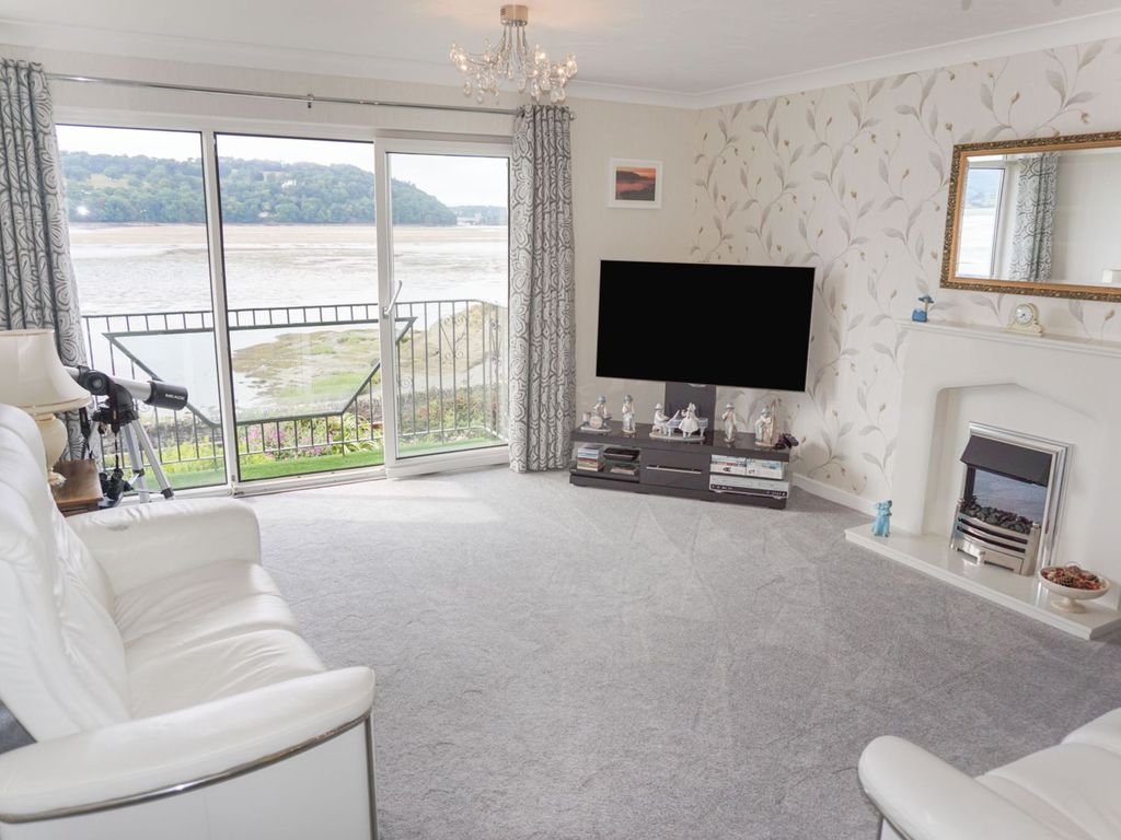 2 bed flat for sale in Llanrwst Road, Glan Conwy LL28, £199,000