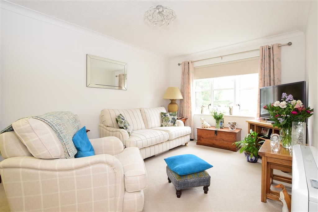 1 bed flat for sale in Brighton Road, Southgate, West Sussex RH11, £120,000