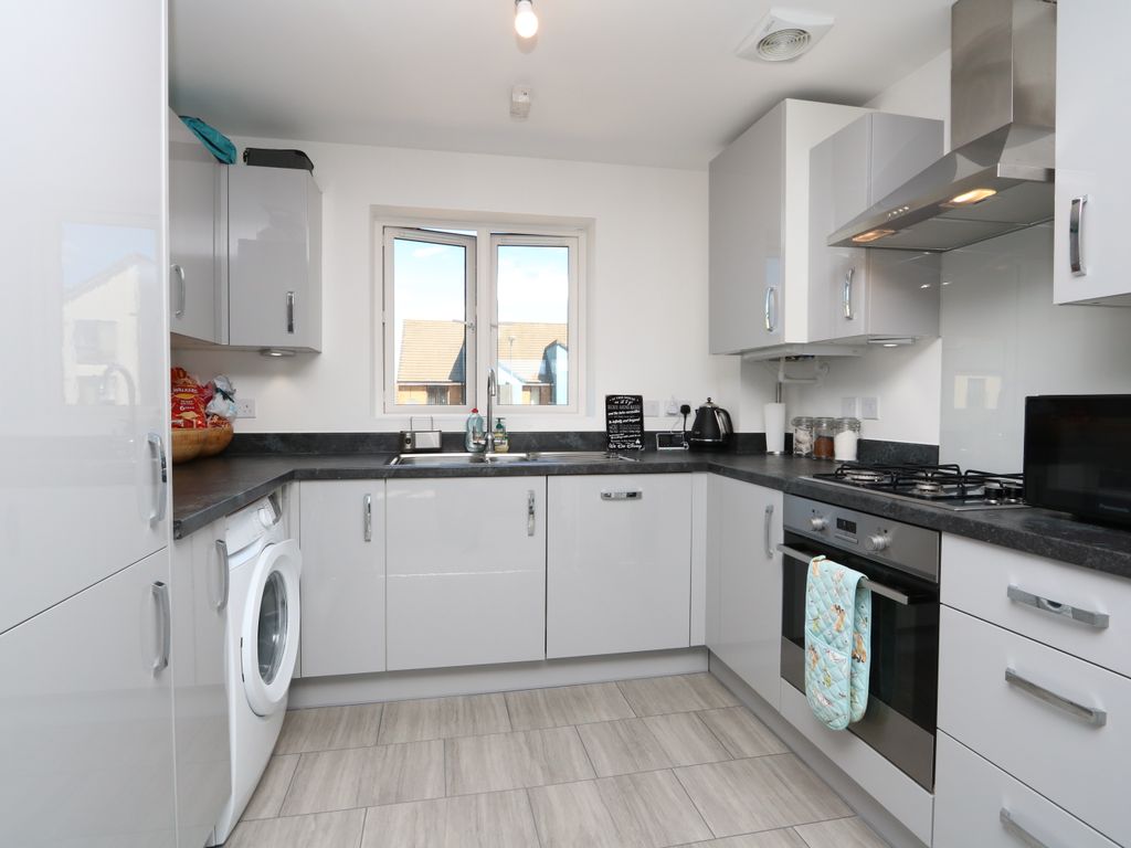 2 bed flat for sale in Countess Way, Broughton, Buckinghamshire MK10, £185,000
