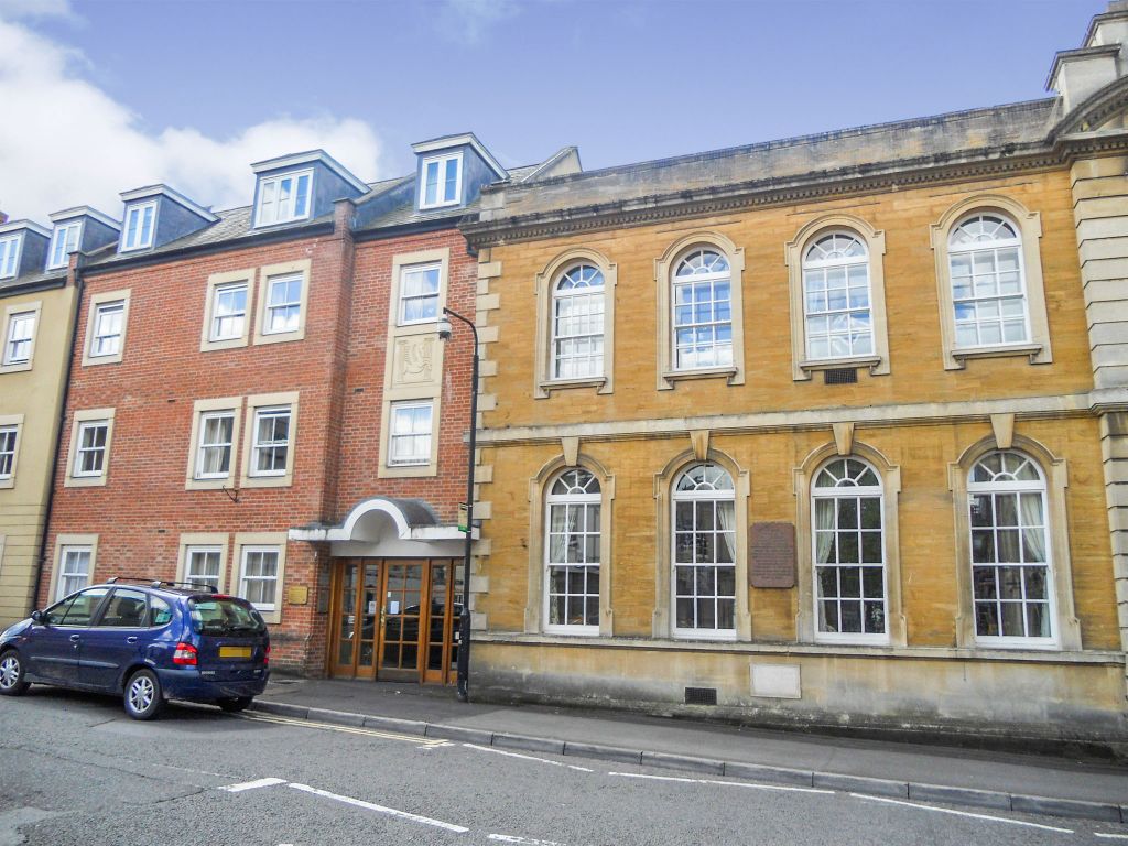 1 bed flat for sale in South Street, Yeovil BA20, £100,000