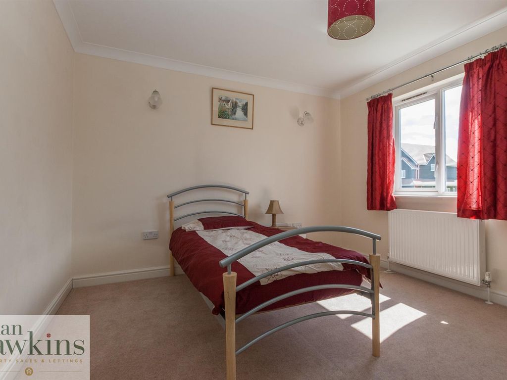 3 bed end terrace house for sale in Vastern, Royal Wootton Bassett, Swindon SN4, £184,995