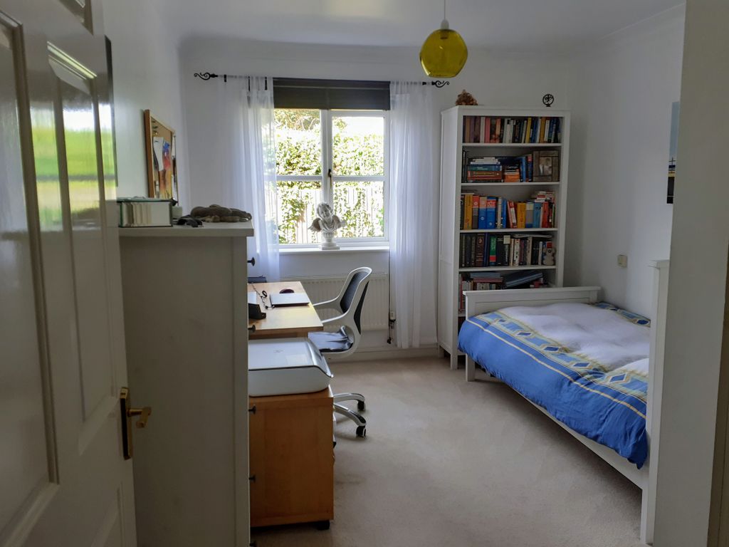 2 bed flat for sale in Bewicks Reach, Newbury RG14, £275,000