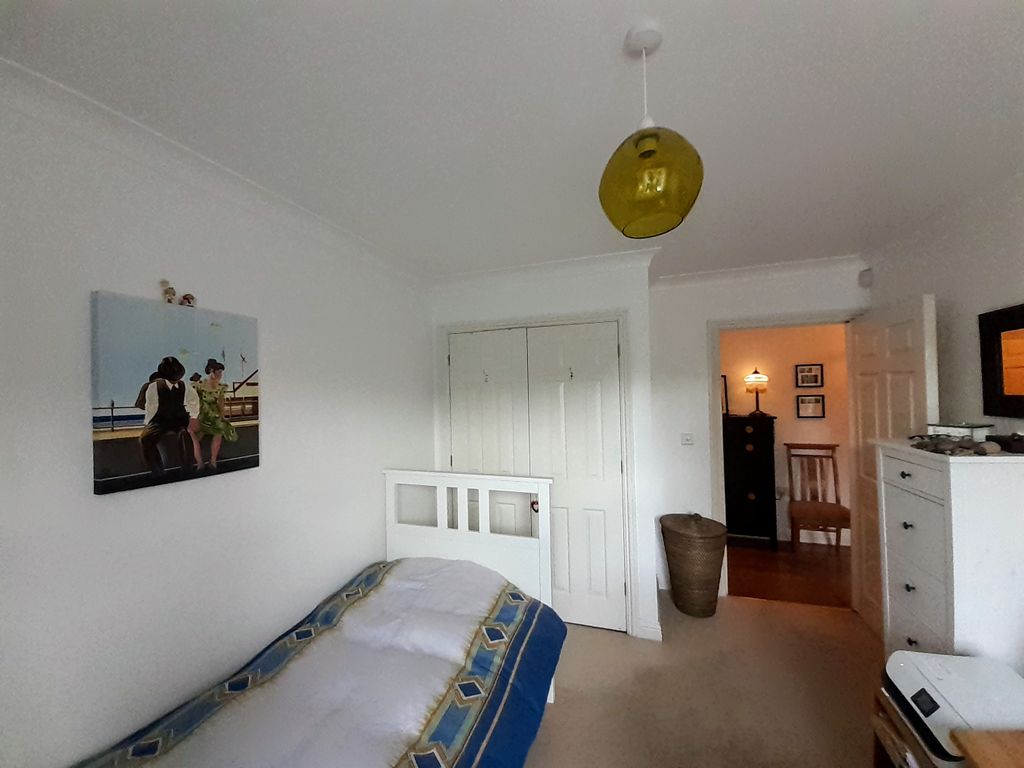 2 bed flat for sale in Bewicks Reach, Newbury RG14, £275,000