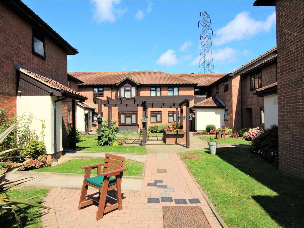 1 bed flat for sale in Fountain Court, Bowes Close, Sidcup DA15, £115,000