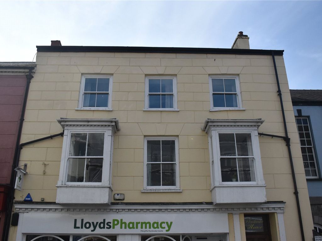 2 bed flat for sale in Main Street, Pembroke, Pembrokeshire SA71, £105,000