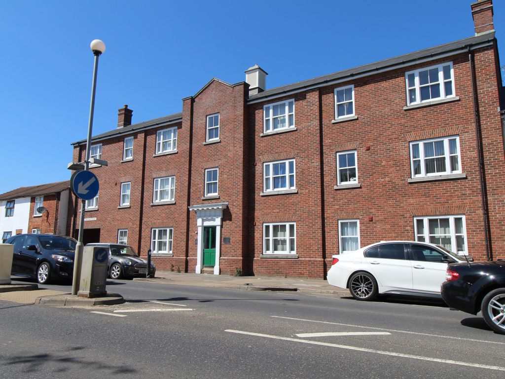 2 bed flat for sale in Carters Court, Colchester CO1, £165,000