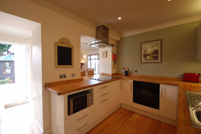 3 bed detached house for sale in Ysgubor Wen Road, Dwygyfylchi, Penmaenmawr LL34, £325,000