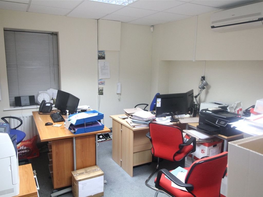Office for sale in Galley House, Moon Lane, Barnet EN5, £330,000