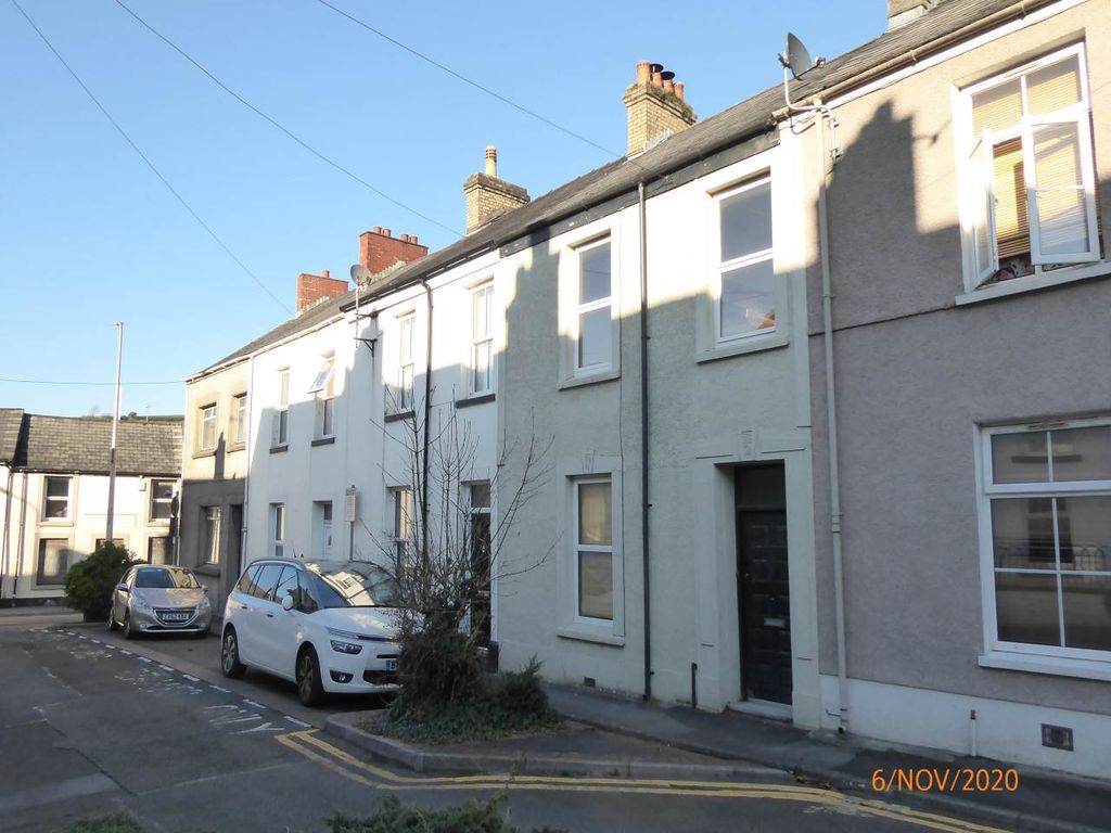 4 bed terraced house for sale in Morley Street, Carmarthen SA31, £139,950