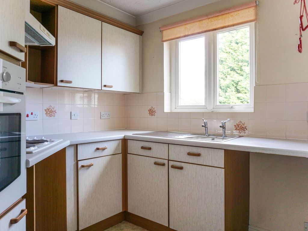 1 bed property for sale in 298 Haslucks Green Road, Solihull B90, £85,000