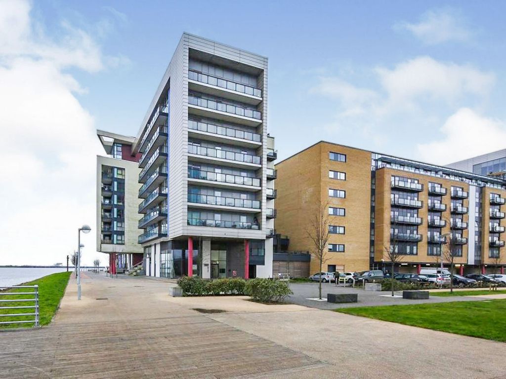 1 bed flat for sale in Ferry Court, Cardiff Bay CF11, £140,000