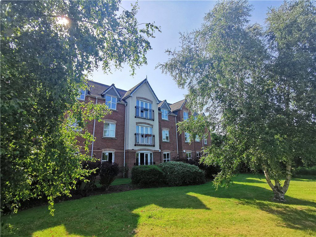 1 bed flat for sale in Foxholme Court, Crewe, Cheshire CW1, £85,000