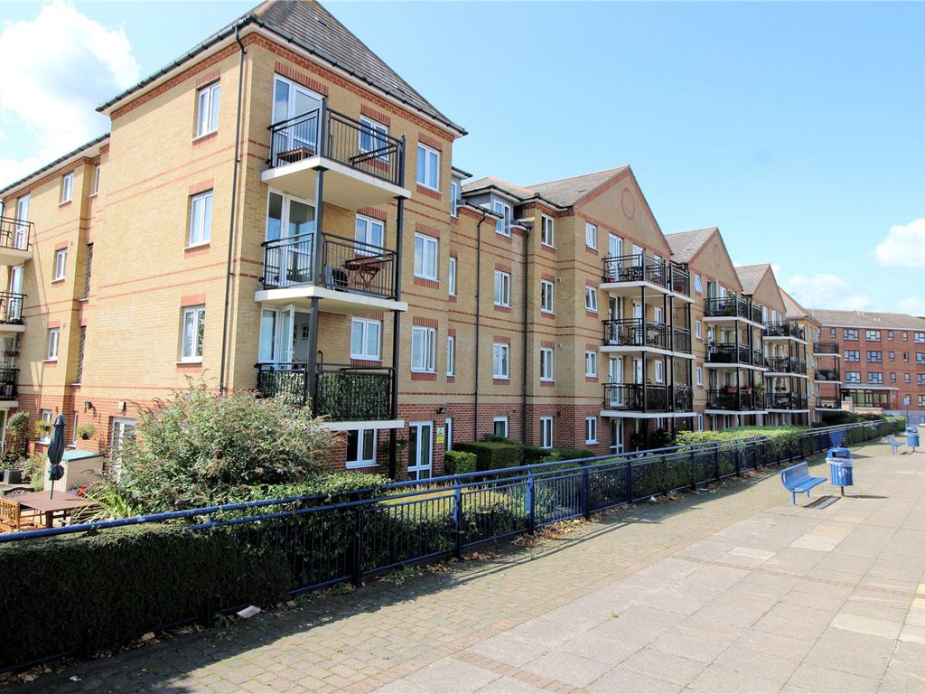 1 bed flat for sale in Waters Edge Court, Wharfside Close, Erith, Kent DA8, £120,000
