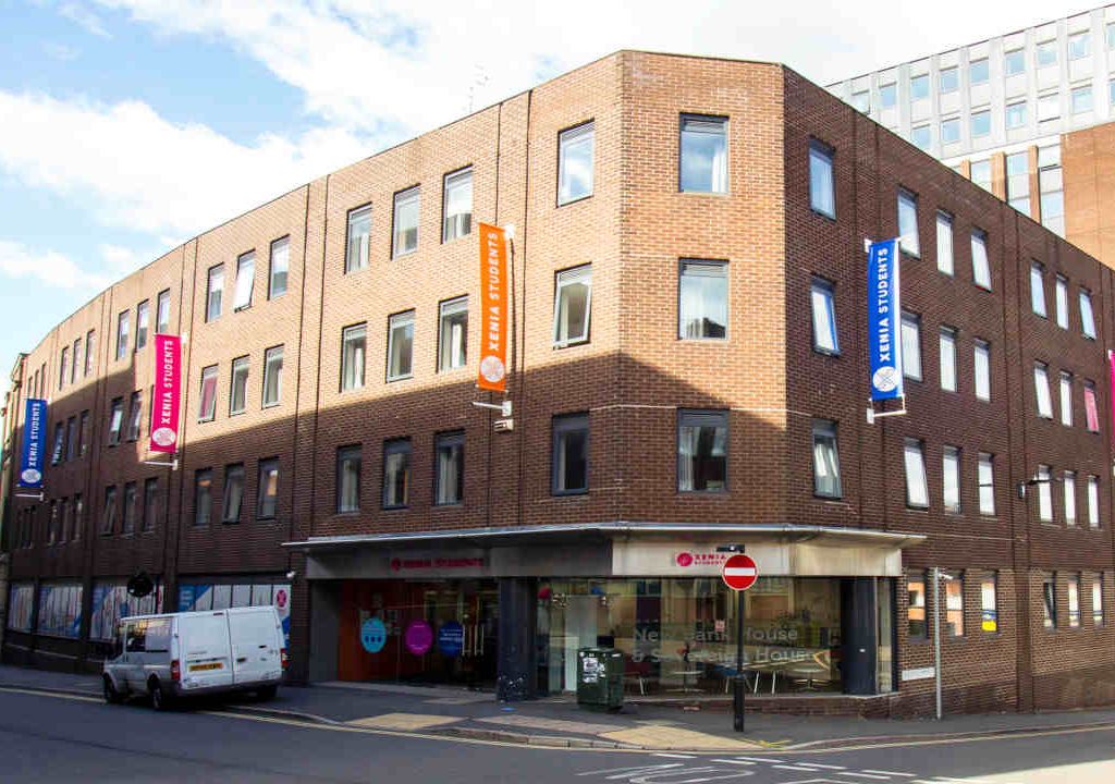 2 bed flat for sale in Queen Street, Sheffield S1, £128,250