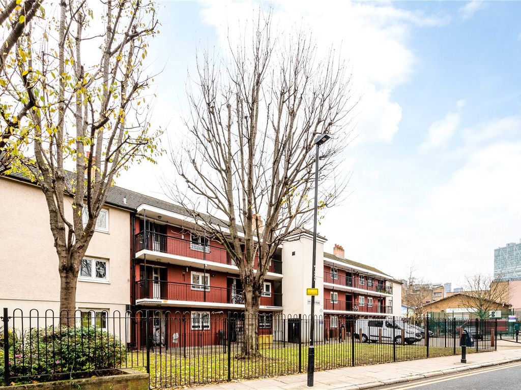 1 bed flat for sale in Boden House, Woodseer Street, London E1, £325,000