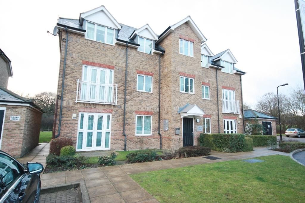 1 bed flat for sale in Gilbert White Close, Perivale, Greenford, Middlesex UB6, £325,000