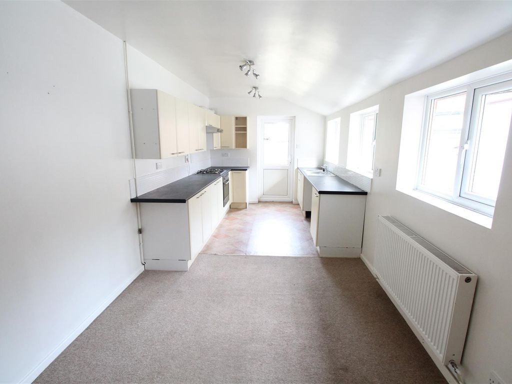 3 bed terraced house for sale in High Street, Needham Market, Ipswich IP6, £260,000