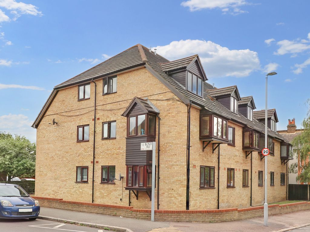 1 bed flat for sale in Bond Road, Surbiton KT6, £275,000