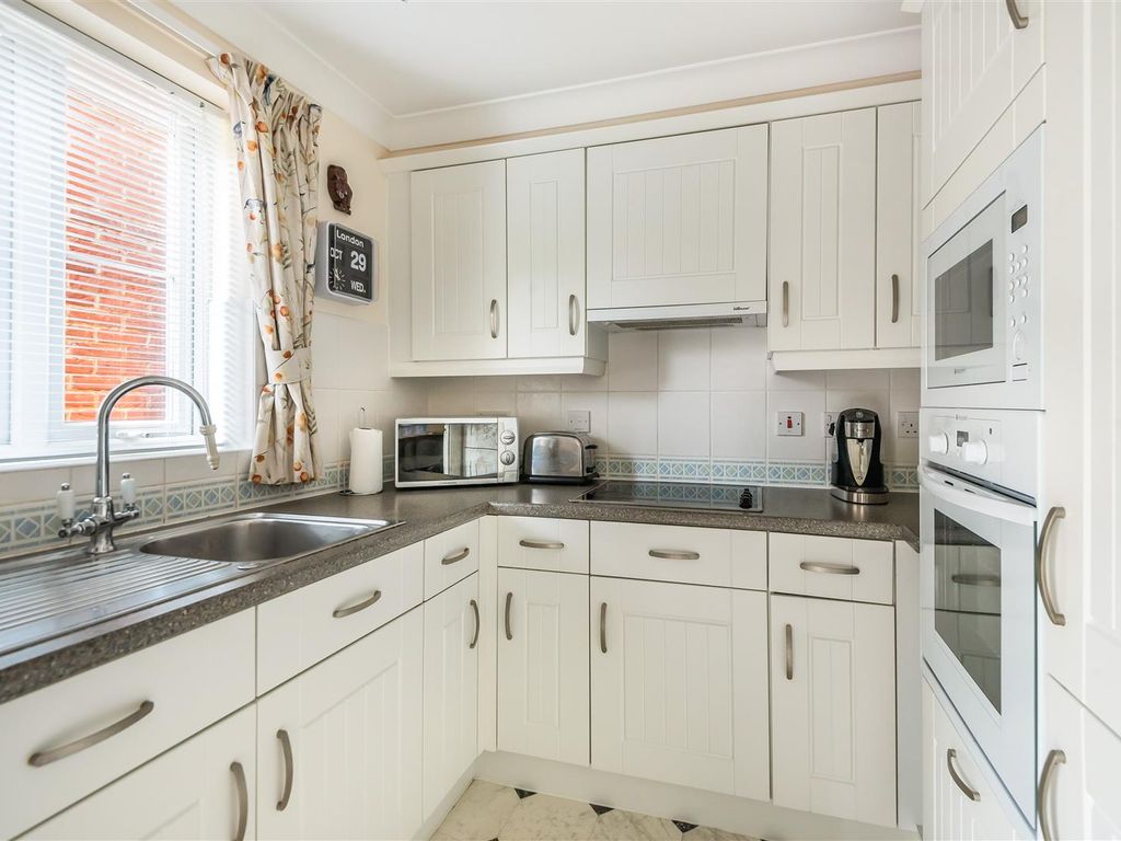 1 bed property for sale in Mill Street, Wantage OX12, £195,000