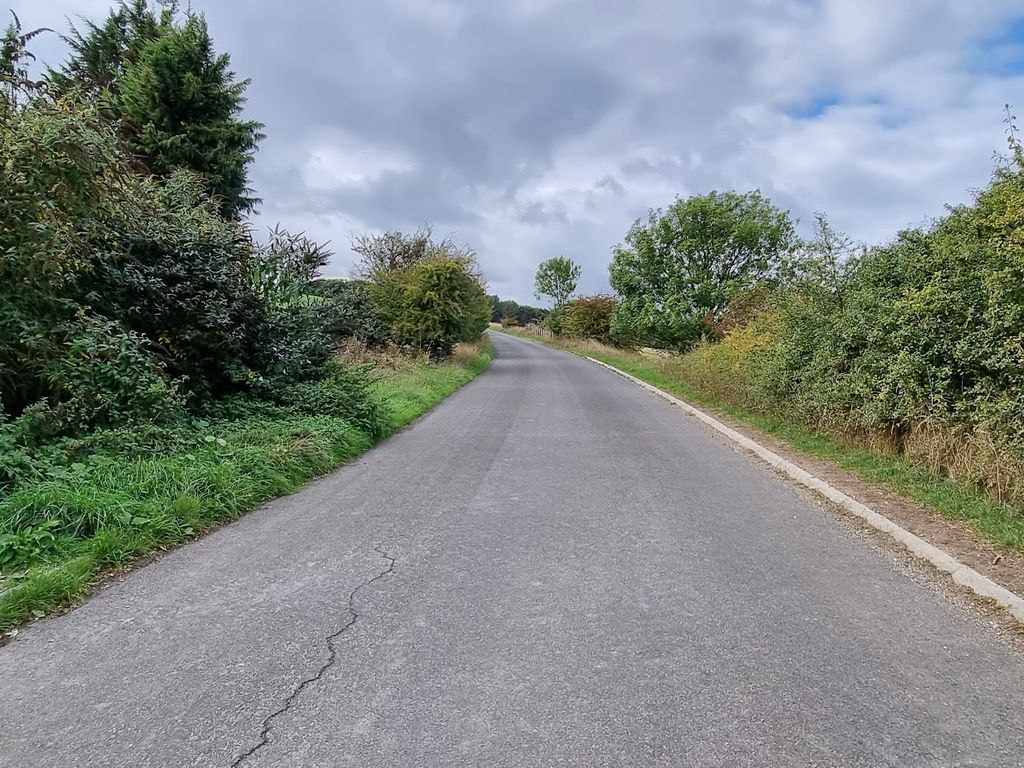 Land for sale in Baydon Road, Wiltshire SN8, £13,500