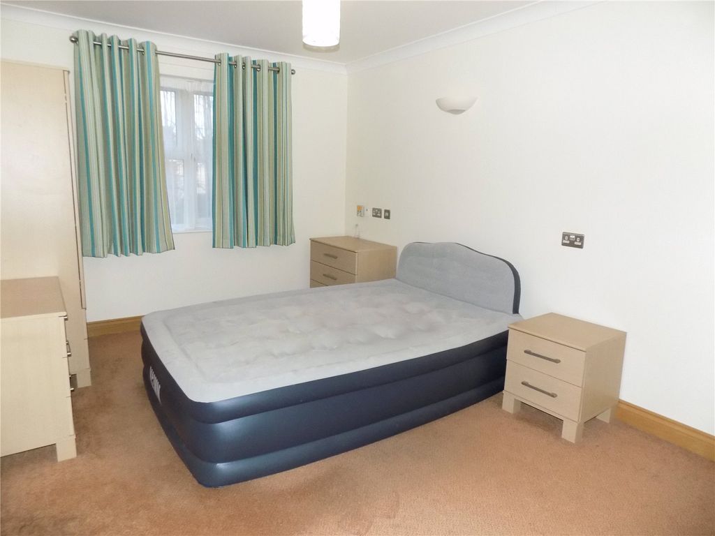 1 bed flat for sale in Guernsey Lane, Swindon SN25, £119,950