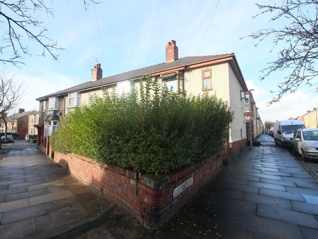 3 bed end terrace house for sale in Fishwick View, Preston PR1, £120,000