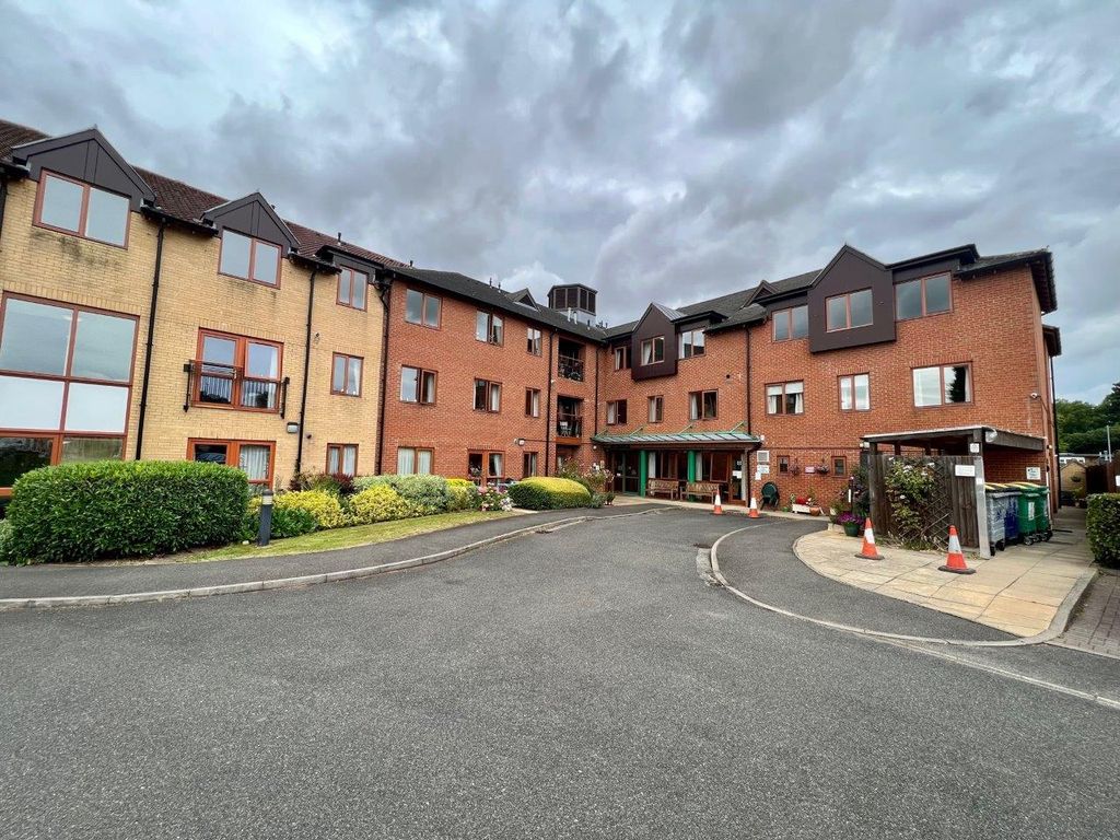 2 bed flat for sale in Cathedral Green, Crawthorne Road, Peterborough PE1, £100,000