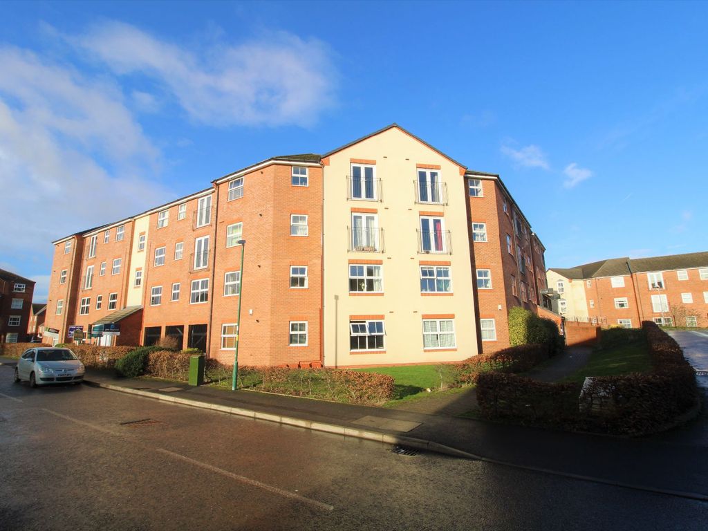 2 bed flat for sale in Avery Court, Wharf Lane, Solihull B91, £160,000