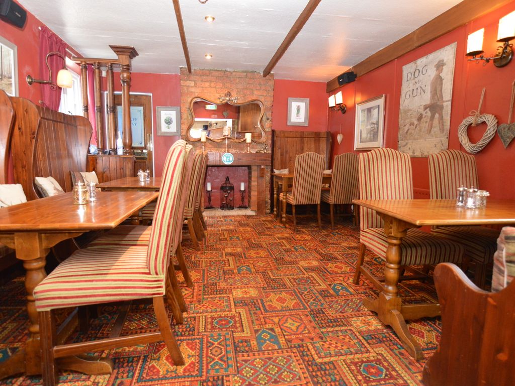 Pub/bar for sale in Thirsk, North Yorkshire YO7, £525,000
