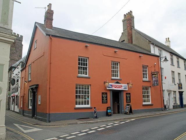 Pub/bar for sale in Wheat Street, Brecon LD3, £325,000