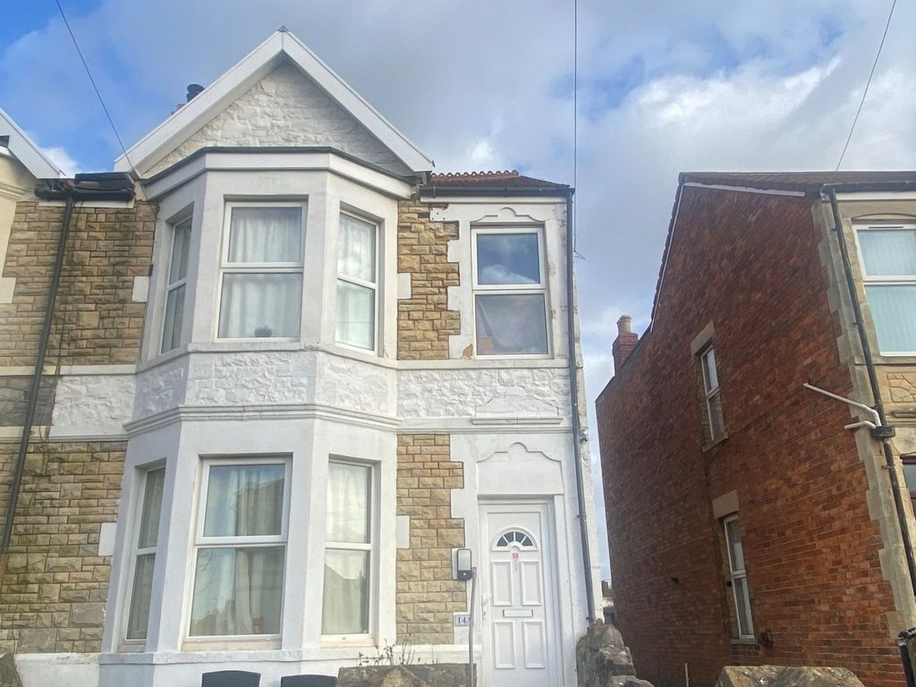 2 bed flat for sale in Mendip Road, Weston-Super-Mare BS23, £155,000