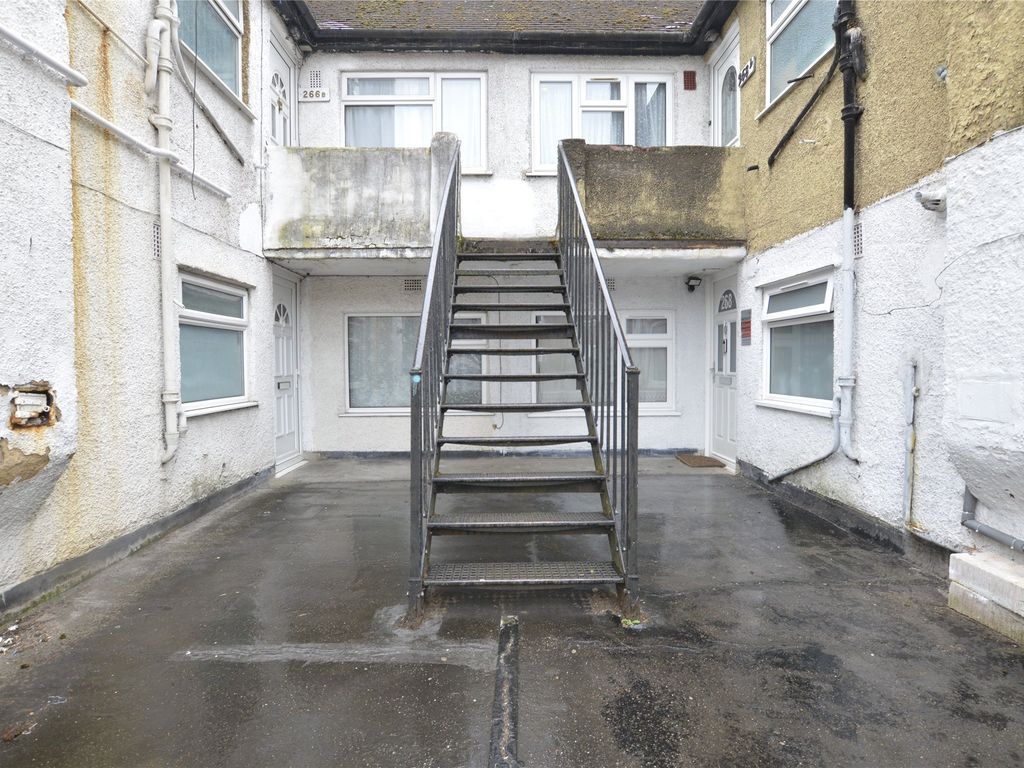2 bed flat for sale in Kingsbury Road, Kingsbury, London NW9, £300,000