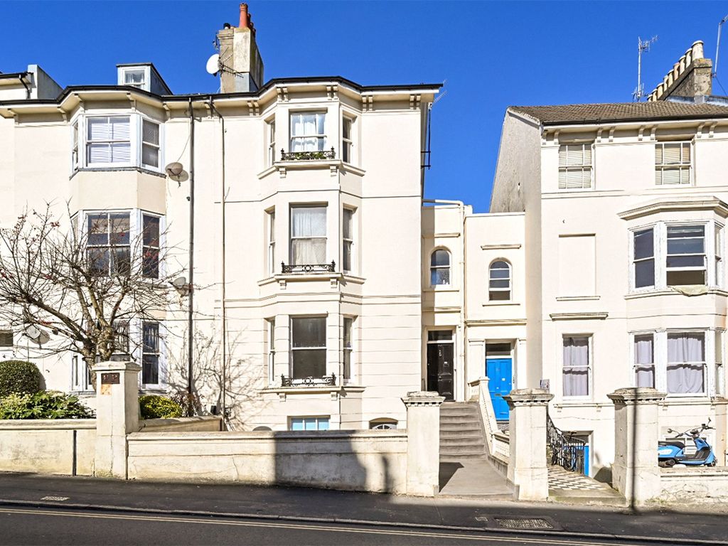 2 bed flat for sale in Chatham Place, Brighton, East Sussex BN1, £225,000