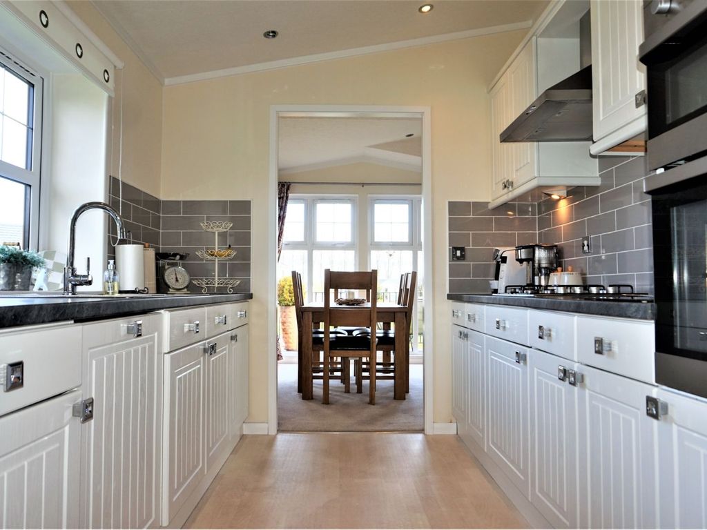 2 bed lodge for sale in Hutton Rudby, Yarm TS15, £129,500