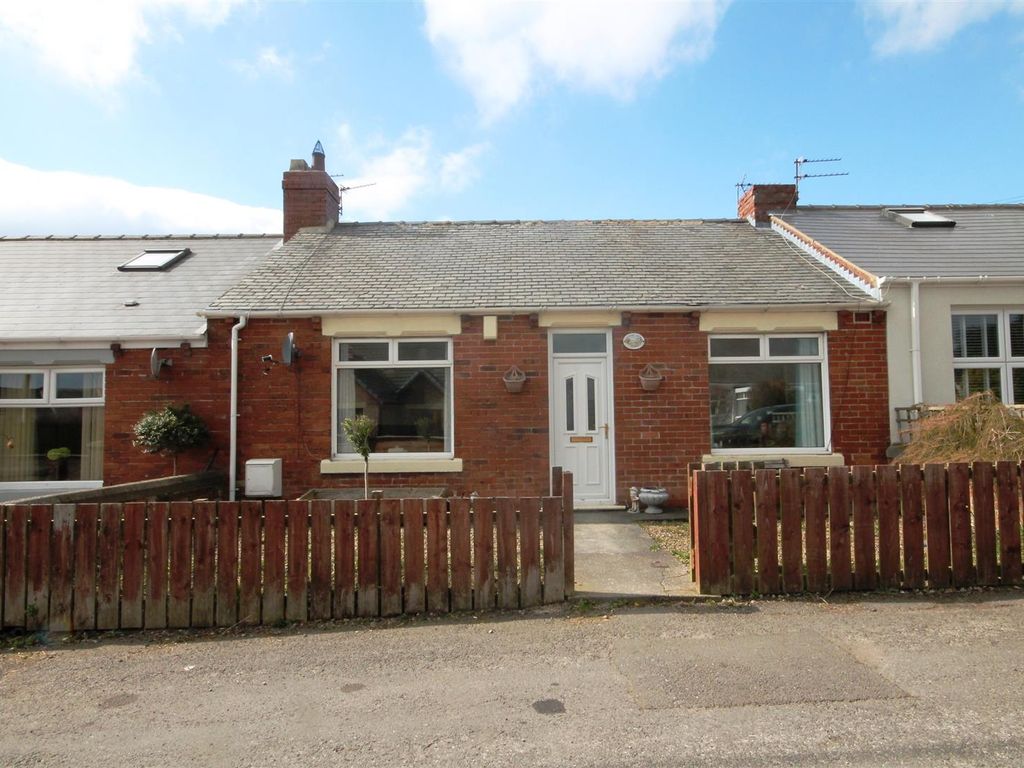 2 bed bungalow for sale in High Road, Stanley, Crook DL15, £100,000