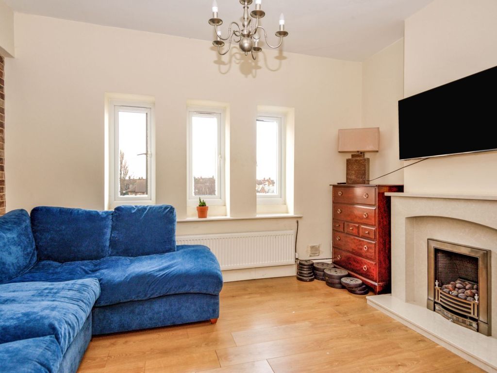 3 bed flat for sale in Southchurch Road, Southend-On-Sea SS1, £190,000