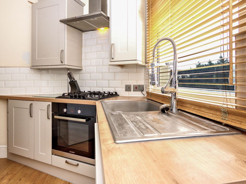 3 bed flat for sale in Southchurch Road, Southend-On-Sea SS1, £190,000