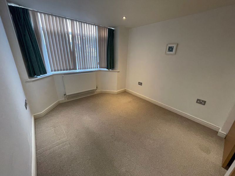 2 bed flat for sale in The Garth, Yarnton, Kidlington OX5, £220,000