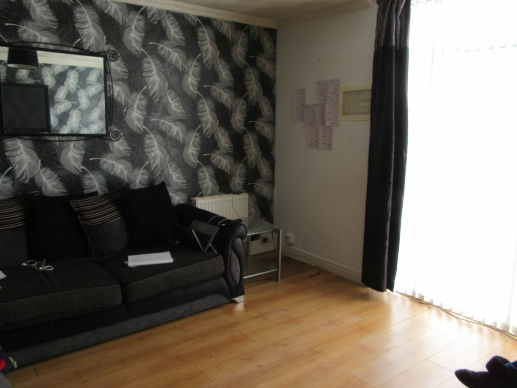 2 bed town house for sale in Roundhey, Liverpool L28, £75,000
