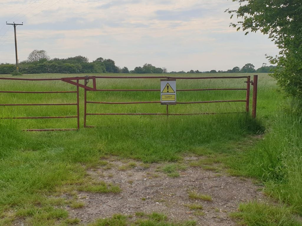 Land for sale in Hall Lane, Dickleburgh, Dis IP21, £9,500
