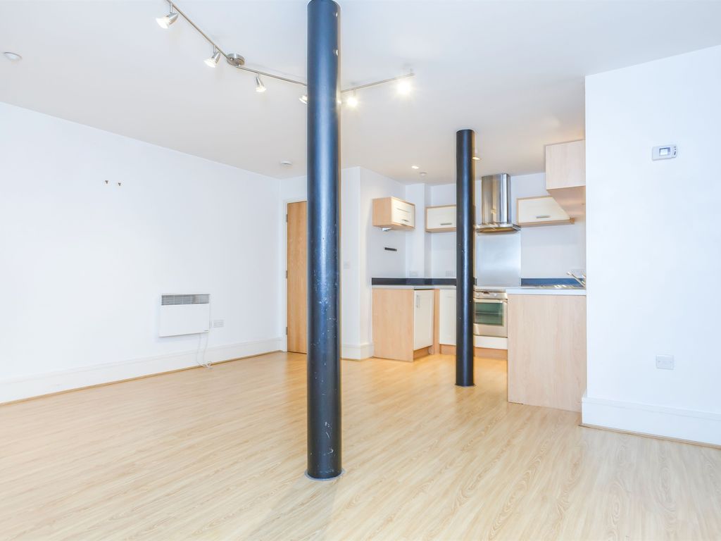 2 bed flat for sale in Wimbledon Street, Leicester LE1, £130,000