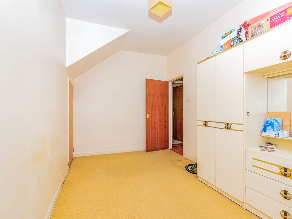 1 bed flat for sale in New Road, Portsmouth PO2, £140,000