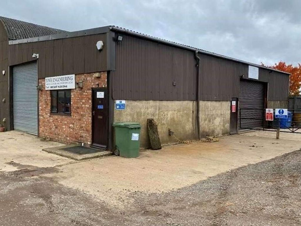 Commercial property for sale in Towcester, England, United Kingdom NN12, £79,950