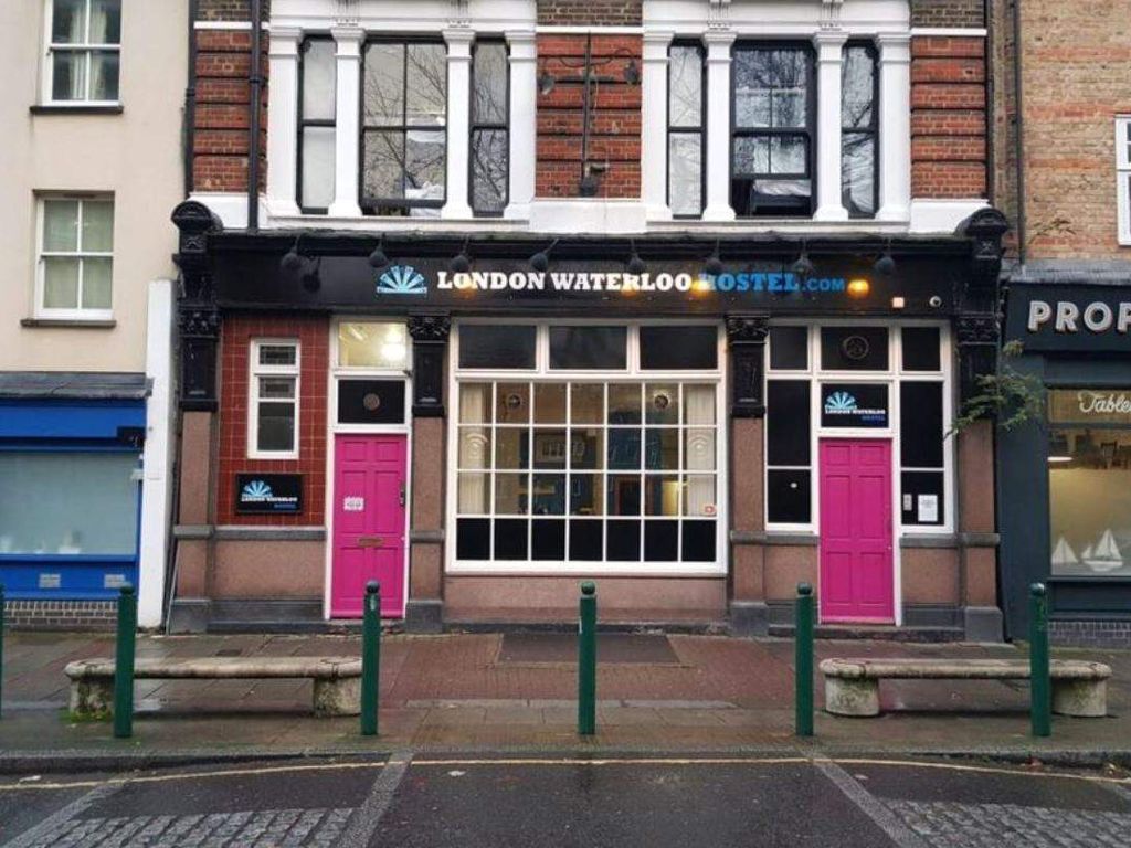 Commercial property for sale in Lambeth Walk, London SE11, £950,000
