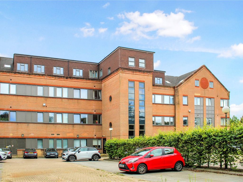 2 bed flat for sale in Bartley Way, Hook RG27, £210,000