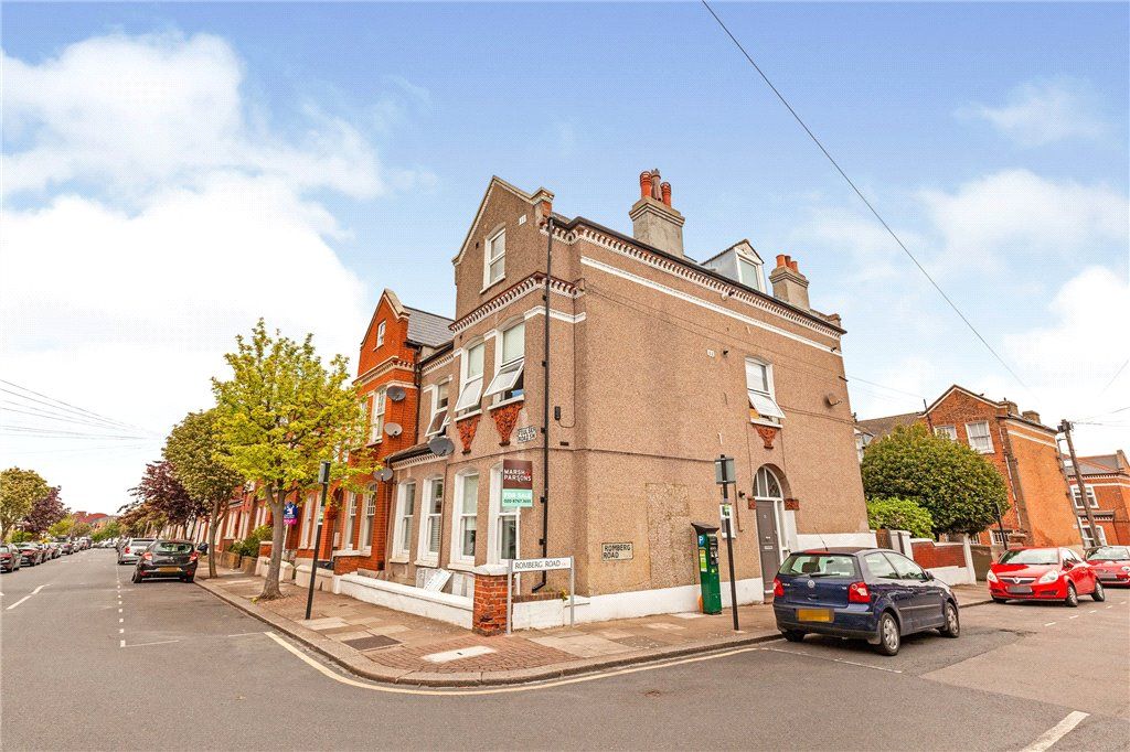 1 bed flat for sale in Romberg Road, London SW17, £250,000